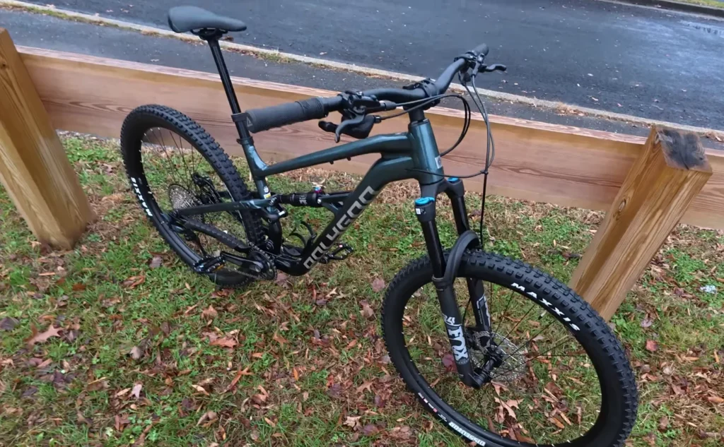 best full suspension mountain bikes Polygon Siskiu T8 commuter