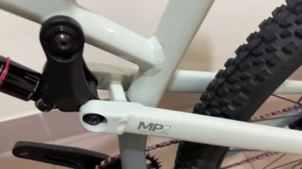 best full suspension mountain bikes under $1000 Jamis Faultline A2 valve stem