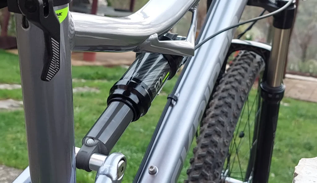 best full suspension mountain bikes under $1000 Rockrider ST 900 S lights