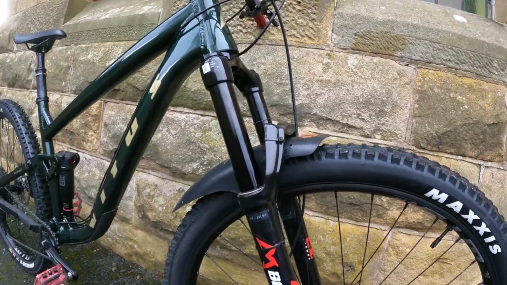 best full suspension mountain bikes under $1000 Vitus Mythique VR pedals